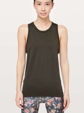 Lululemon Swiftly Breeze Tank *Relaxed Fit
Dark Olive / Dark Olive Size 8